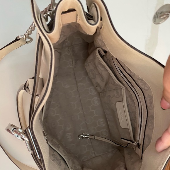Michael Kors Hamilton Vanilla LG tote - Picture 1 of 7